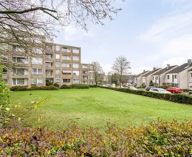 Vermietete 2-Zimmer-Wohnung mit Loggia, TG-Stellplatz und toller Weitsicht