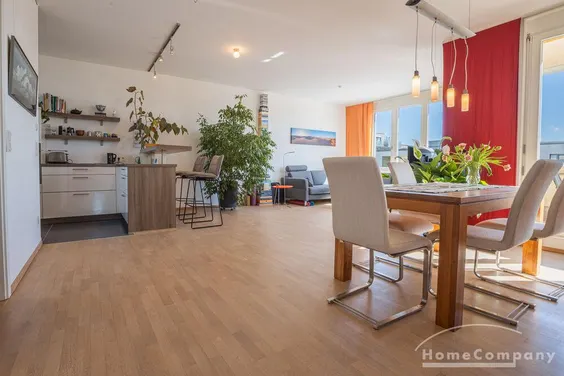 ***Modern möblierte 4-Zimmer-Wohnung mit Balkon in Riem