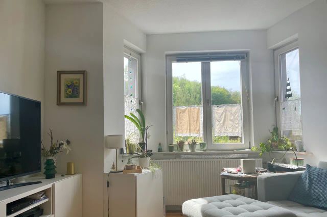 Wohnzimmer mit Erker (EG)