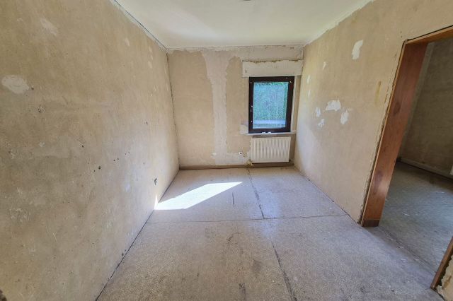 Zimmer - Wohnung links