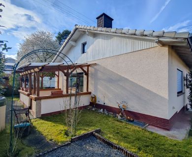 Ein-/Zweifamilienhaus in idyllischer Höhenlage mit herrlichem Ausblick!