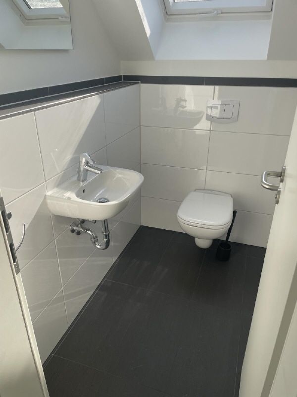 Neuwertige 3,5-Zimmer-Wohnung mit 2 Balkonen, Aufzug & TG in Rheurdt - Photo 5