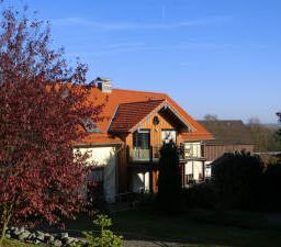 Hier bleiben keine Wünsche offen! Tolle Wohnung mit vielen Extras!