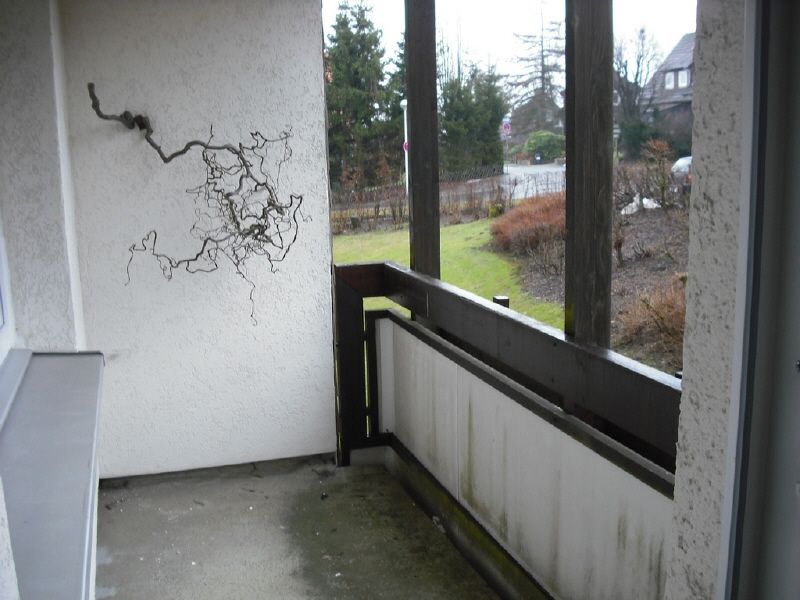 Sanierte 4 Zimmerwohnung im Erdgeschoss mit Dusche , Balkon und Keller - Foto 1