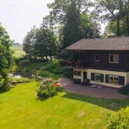 Absolute Wohlfühloase – Ferienhäuschen mit wunderschönem Fernblick, Schwimmteich und Sauna in ruhiger Randlage!