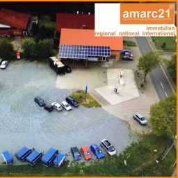 Wohn- und Geschäftshaus direkt
an der B495