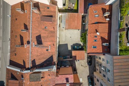 Wohn- und Geschäftshaus