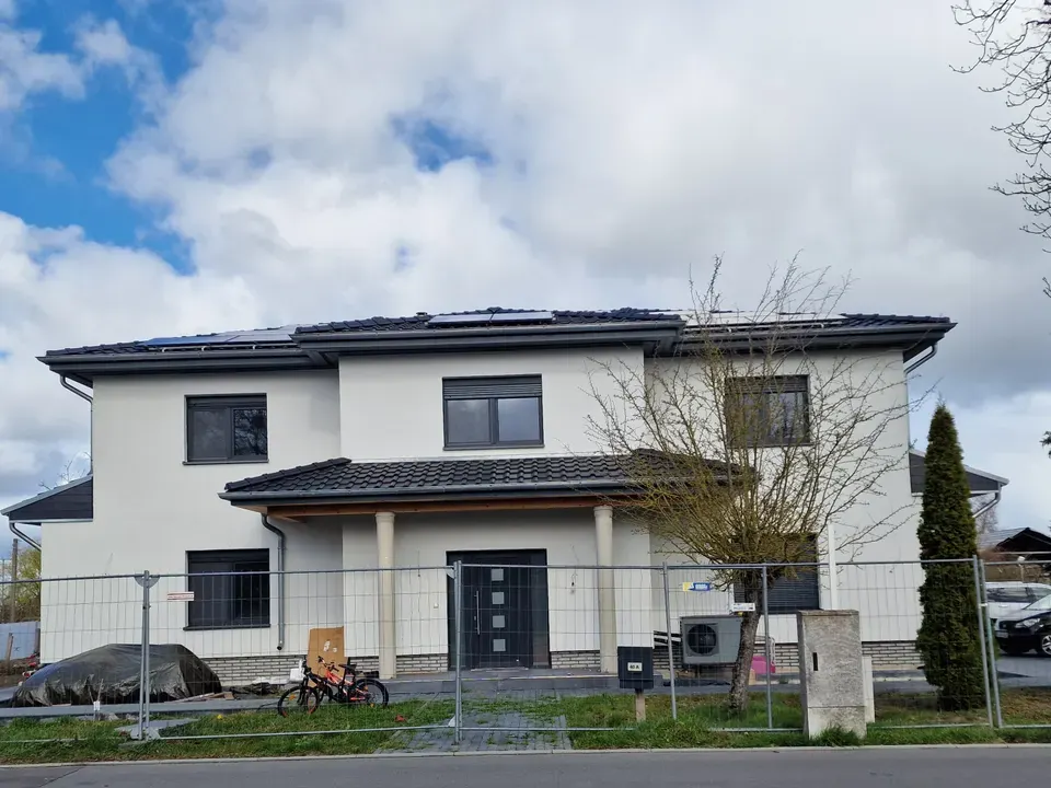 „Villa mit viel Luxus, Platz und wenig Energieverbrauch „!!!