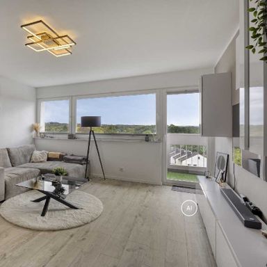 Helle, stilvolle  und  vollständig renovierte 3-Zimmer-Wohnung mit tollem Weitblick in Lintorf