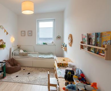 Wohnen auf hohem Niveau: Lichtdurchflutete 3-Zimmer-Wohnung im 1. Obergeschoss - Foto 5