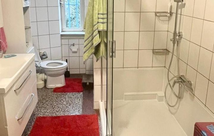 Duschbad mit Fenster