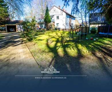 Raum für Ideen – Wohnhaus mit Gewerbeteil auf großem Grundstück mit idealer Parksituation