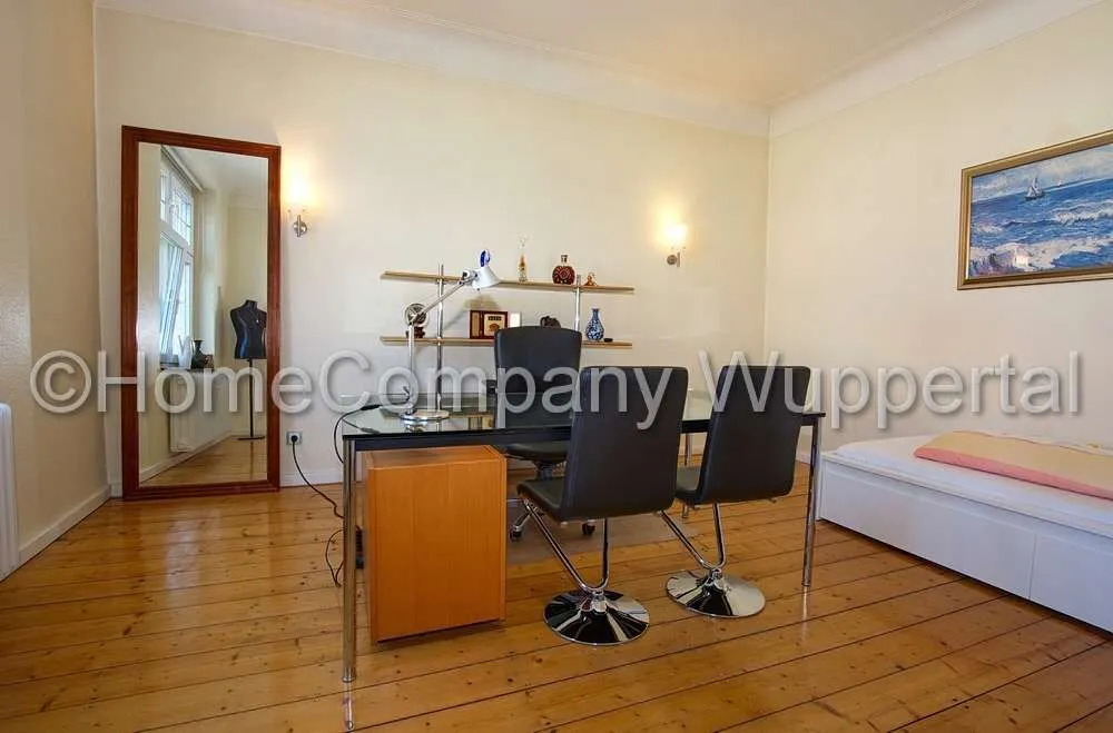 B&uuml;ro und G&auml;stezimmer