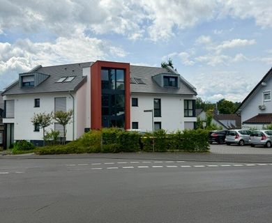 Großzügige 2-Zimmer-Wohnung im 2.OG mit schönem Balkon und Pkw-Stellplatz