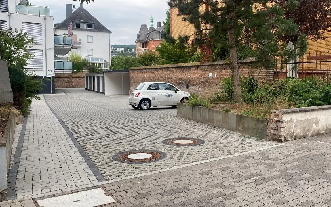Garage in der Südlichen Vorstadt ab sofort zur Miete !
Toplage Mainzer Straße!