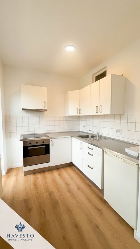 Frisch renovierte 2-Zimmer-Wohnung mit Einbauküche, Wannenbad und Balkon ins Grüne - Foto 5
