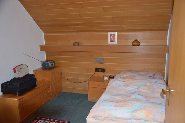Schlafzimmer 1