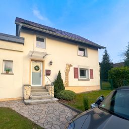 Frei ab sofort! – Ehem. gemütliches Bauernhaus top renoviert mit Garage und moderner Technik