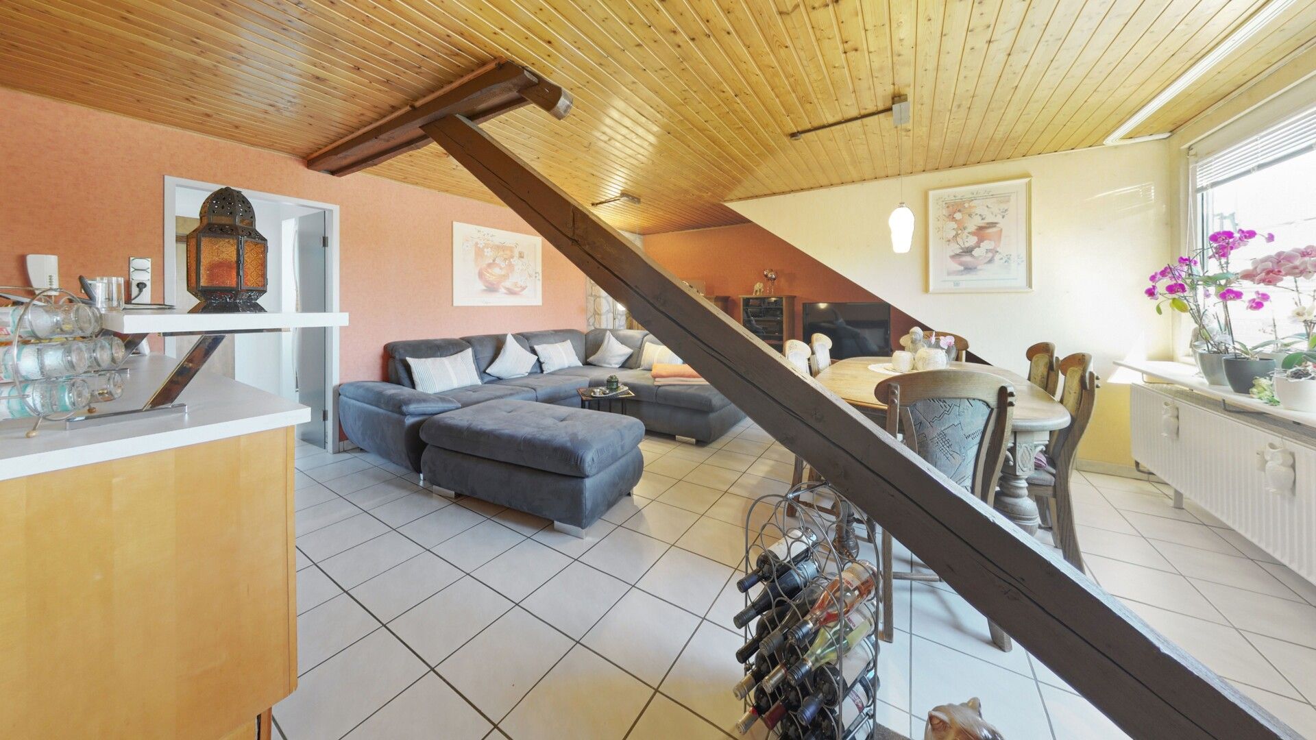 Über den Dächern der Stadt: Lichtdurchflutete 3-Zimmer Wohnung mit Weitblick und Charme auf 67m² WFL