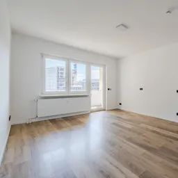 Sonnenbalkon & Ku’damm-Blick – hochwertig modernisierte 4-Zimmer-Wohnung !