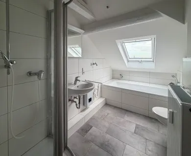 Außergewöhnlich Wohnen unterm Dach: Mietwohnung mit vier Zimmern in zentraler Lage von Gevelsberg - Foto 2