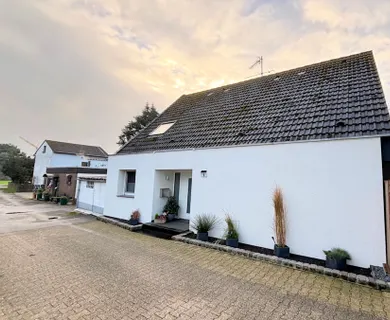Draußen genießen, drinnen durchatmen: Helles Zuhause in Viersen-Süchteln.