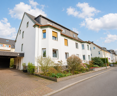 Helle ca. 80 m² große 2-Zimmer-Maisonettewohnung mit Spitzboden, Einbauküche und Tageslichtbad - Photo 5