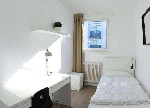 Schlafen 2 / Arbeiten