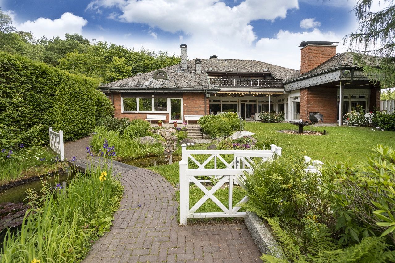 Ca. 3800 m² großes Grundstück