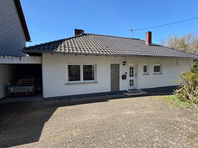 Provisionsfrei: Bungalow mit unverbaubarem Fernblick, renovierungsbedürftig mit Potential