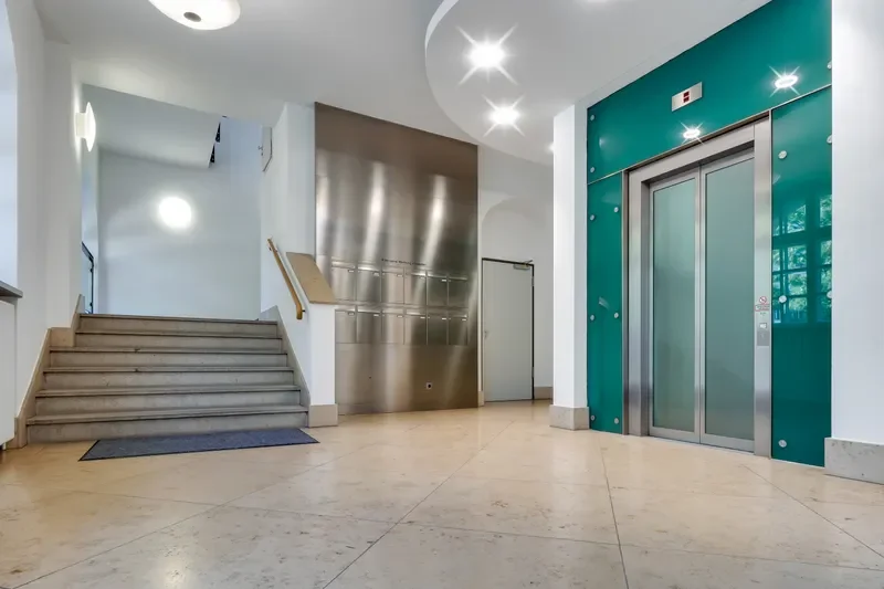 2. OG Eingangsbereich Rundfunkplatz 2