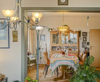 Weitblick über Lörick – 118 m² mit zwei Balkonen und Aufzug