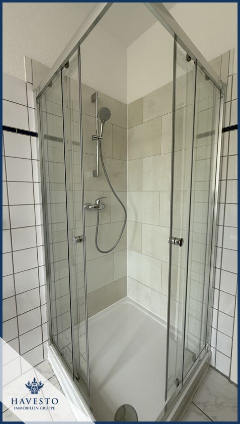 Exklusiv renovierte 2-Raumwohnung mit neuer EBK & modernisiertem Bad - Foto 2