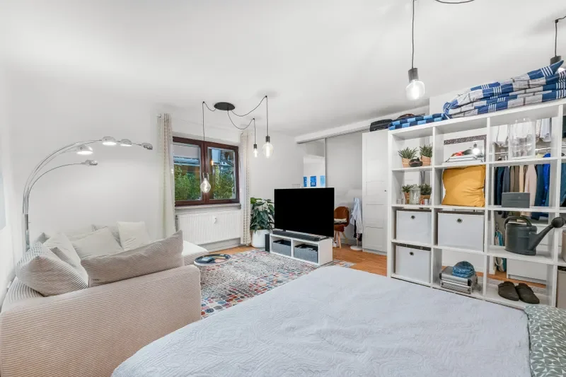 Wohn- und Schlafzimmer