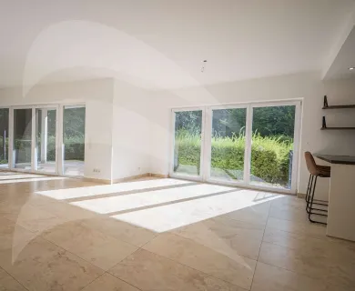 Viel Platz in exklusiver Maisonette-Wohnung mit Terrasse in Haidenhof