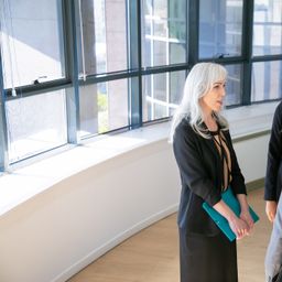 Massenentlassung und K&uuml;ndigungsschutzklage: Ihre Rechte bei gr&ouml;&szlig;eren Personalabbau