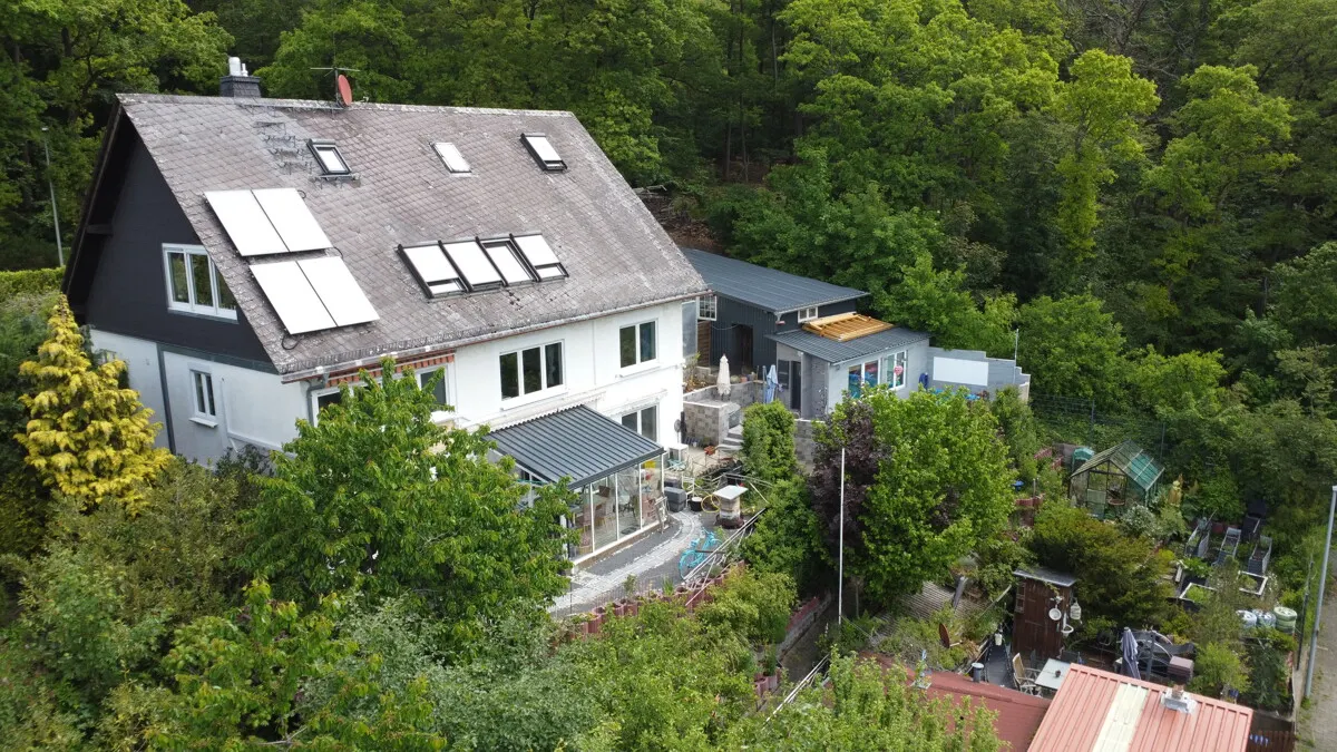 Titel Blick auf das gesamte Anwesen