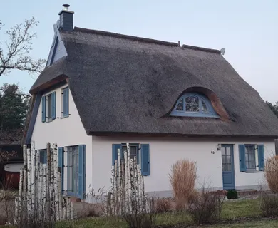 Sehr gepflegtes, luxuriöses Reetdach-Ferienhaus
Ihr Refugium in unsicheren Zeiten!