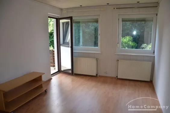2 Zi.Whg., unmöbliert, 1. OG, Südbalkon. Die Wohnung liegt ruhig in einem gepflegten Mehrfamilienhaus.