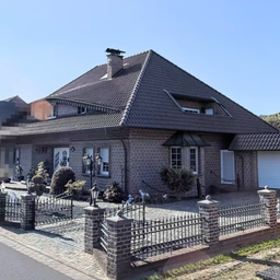Kerken-Eyll: Hochwertiges Zweifamilienhaus in schöner Lage mit Traumgrundstück