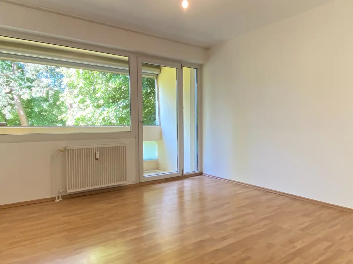 Zimmer 1 mit Zugang zur Loggia
