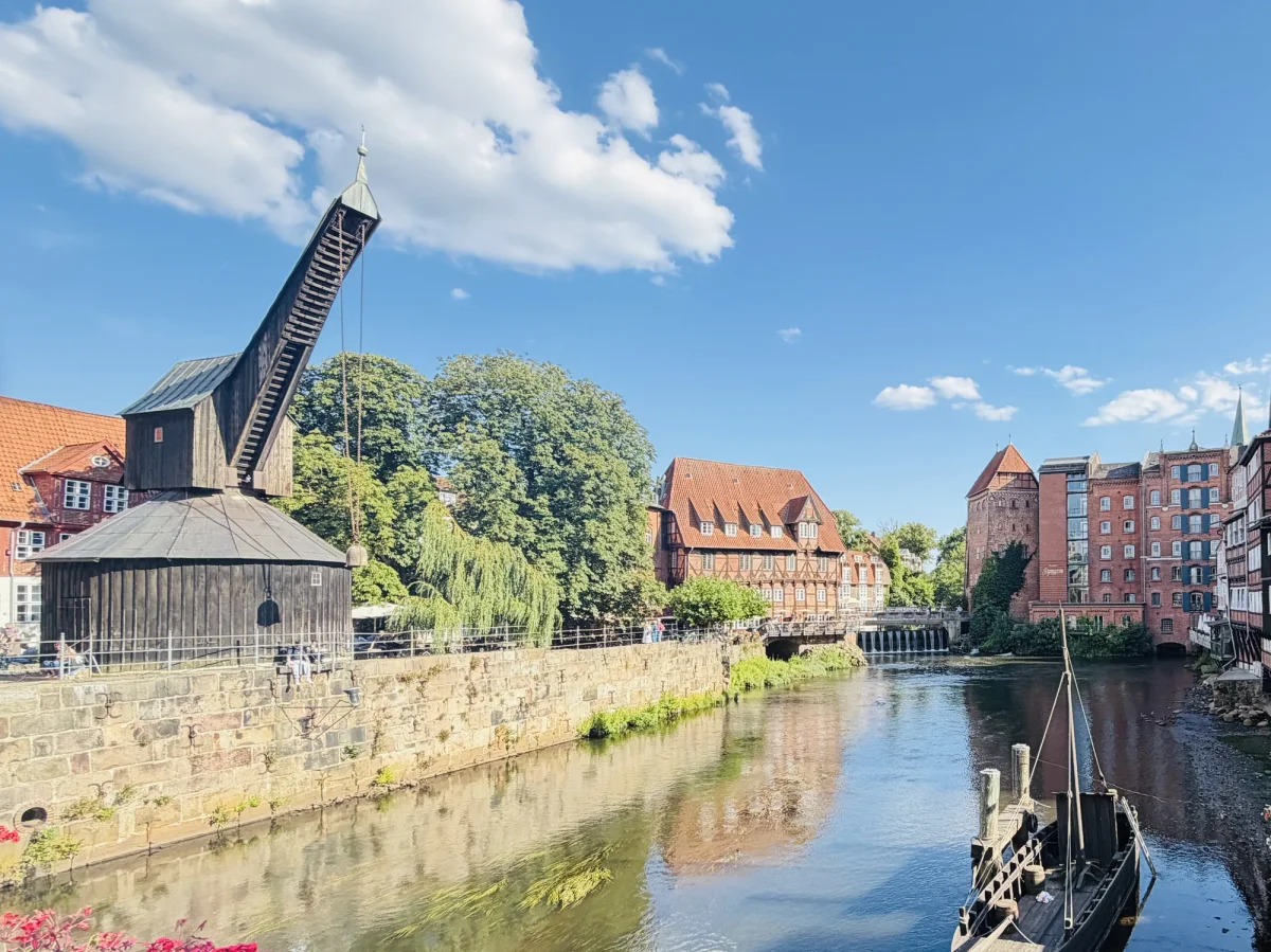 Alter Kran und Stintmarkt im Lüneburger Wasserviertel