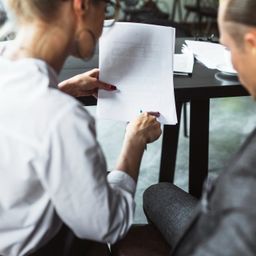 Wettbewerbsverbot nach K&uuml;ndigung: Was Arbeitgeber und Arbeitnehmer wissen m&uuml;ssen