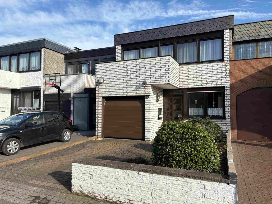 Reihenmittelhaus in begehrter Lage von Moers-Alt-Schwafheim!