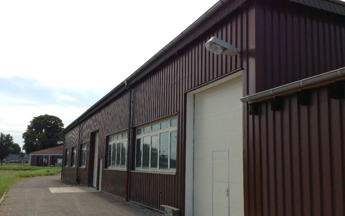 Produktions- bzw. Lagerhalle in verkehrsgünstiger Lage