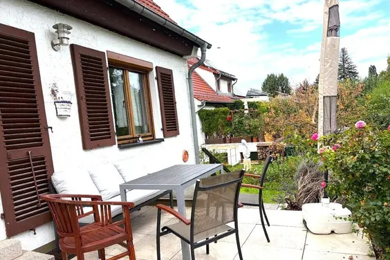 28146 HomeCompany Dresden Möbliert/Furnished Doppelhaushälfte mit Grundstück in Dresden-Leubnitz-Neuostra max. 2 Personen