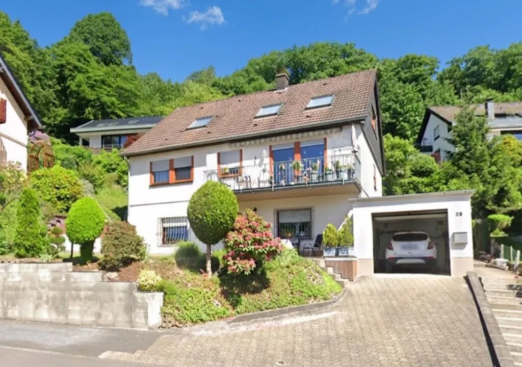 EFH (Erbpacht) in ruhiger Sackgasse – DG-Ausbau vorbereitet – als Zweigenerationenhaus möglich!