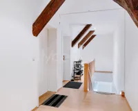 Flur 1 OG. Nebeneingang 1