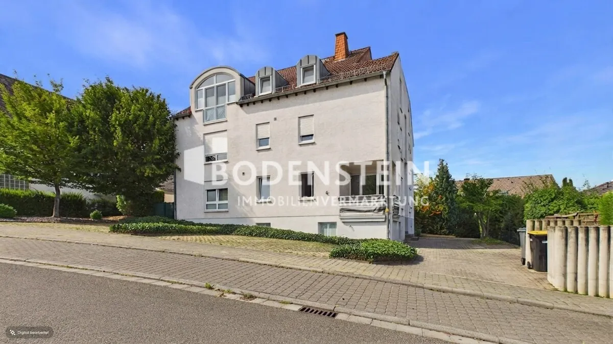 Ansicht MFH mit Blick auf den Stellplatz