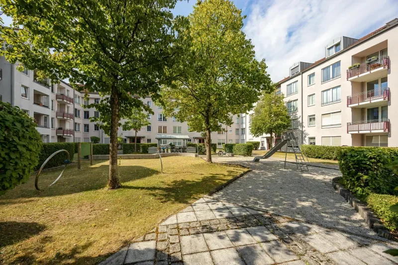 Renovierungsbedürftige 2-Zimmer-Wohnung mit sonniger Süd-Loggia